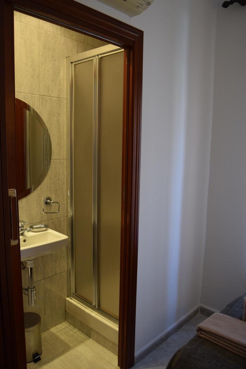 Hostal Rofer مدريد المظهر الخارجي الصورة